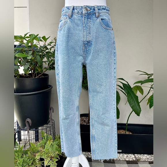 Zara Denim - Zara  Mom Jeans in Light Acid Wash, Blue,  US 8 (EU40)